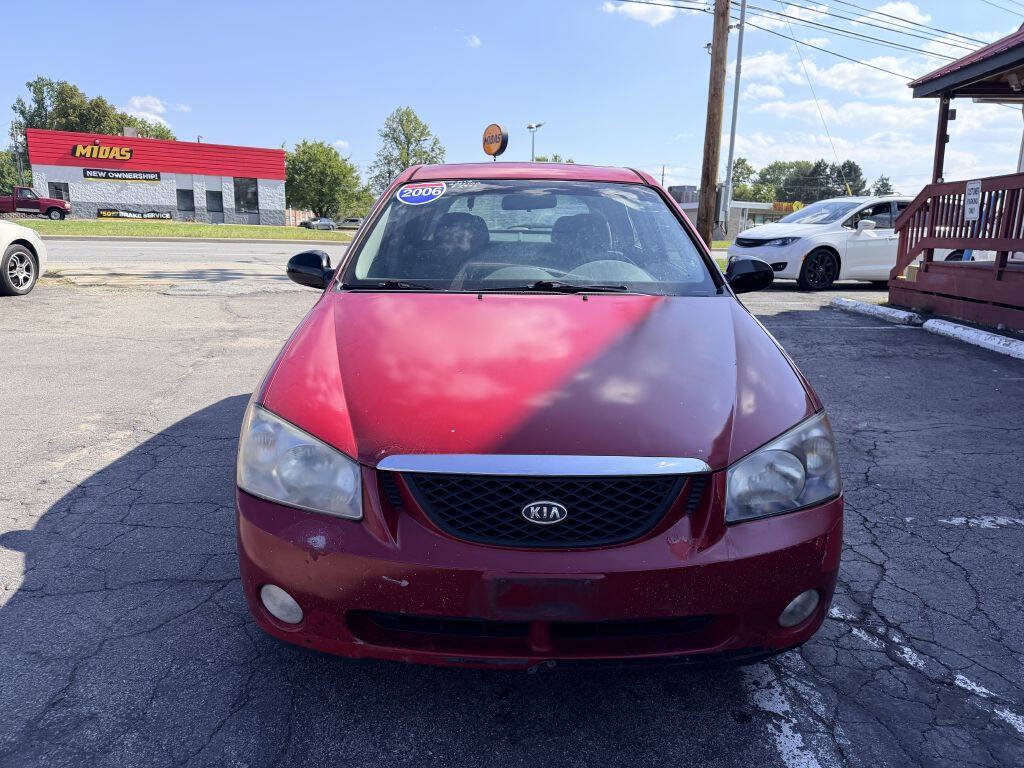 Used 2006 Kia Spectra5 FWD image 2