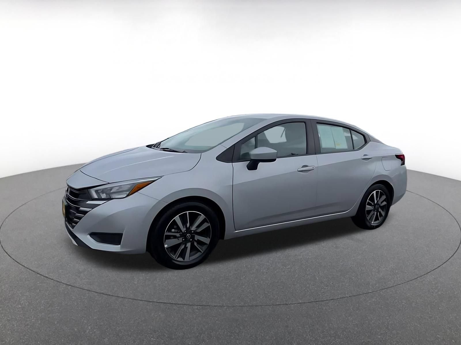 Used 2025 Nissan Versa SV FWD image 7