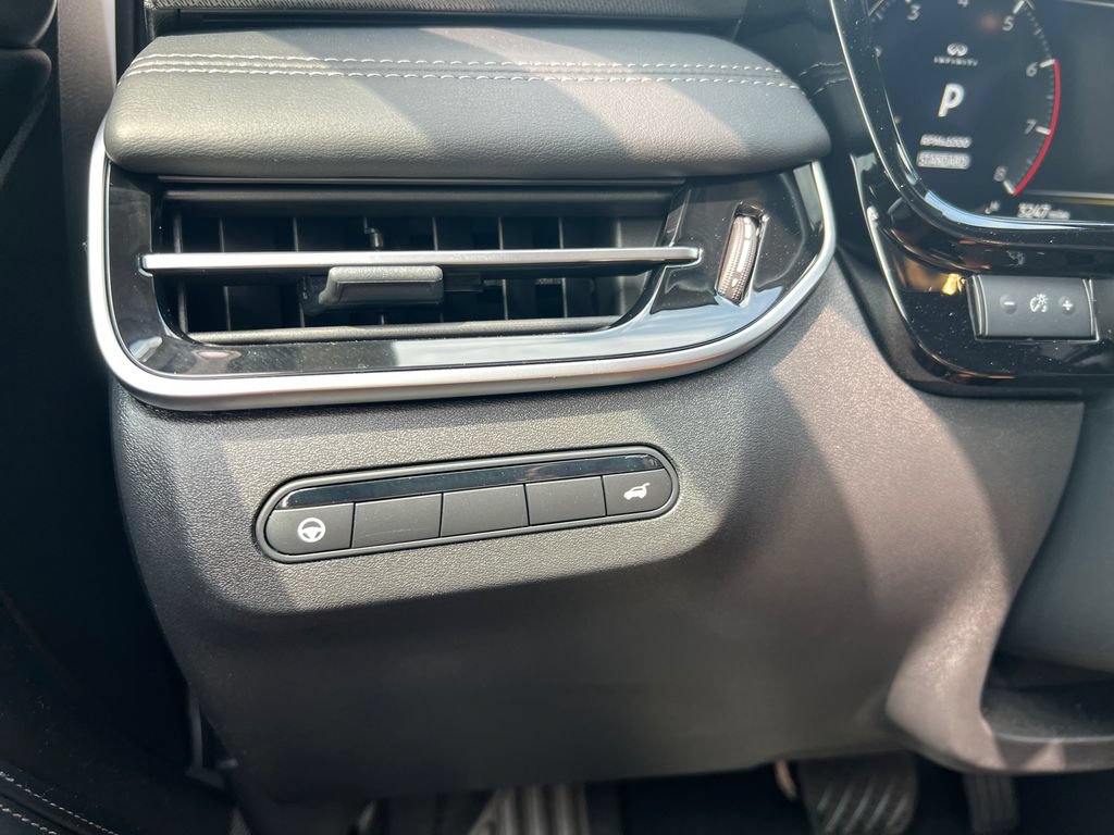 Certified 2026 INFINITI QX60 Luxe w/ Cargo Package FWD image 32