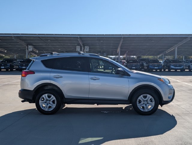 Used 2015 Toyota RAV4 LE FWD image 6