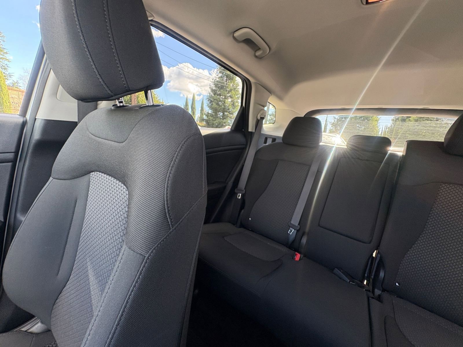 Used 2025 Kia Sportage LX image 37