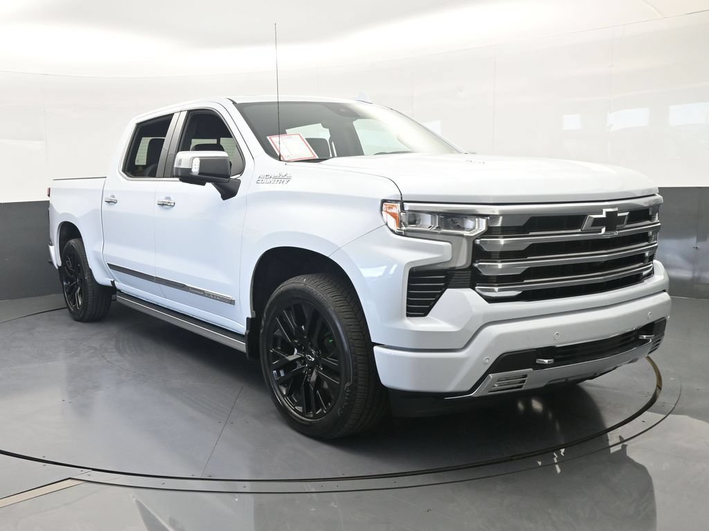 Used 2026 Chevrolet Silverado 1500 High Country w/ Technology Package AWD/4WD image 9