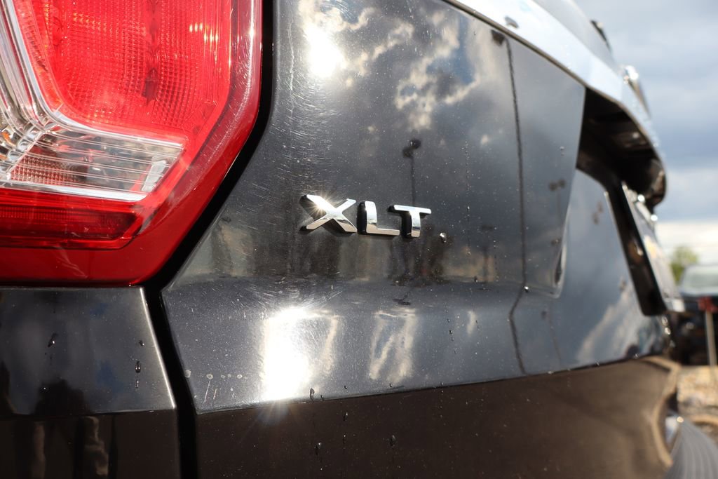 Used 2019 Ford Explorer XLT w/ Equipment Group 202A AWD/4WD image 29