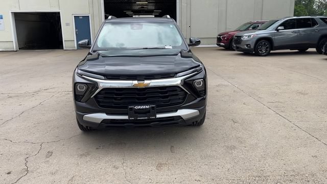 Used 2026 Chevrolet TrailBlazer LT w/ Convenience Package AWD/4WD image 3