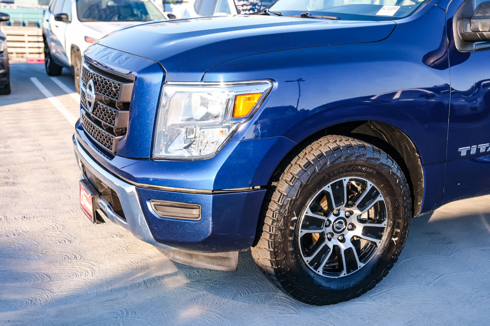 Used 2022 Nissan Titan SV RWD image 11