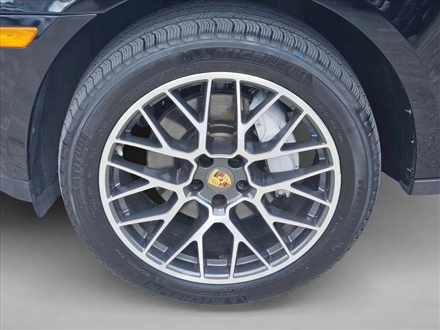 Used 2017 Porsche Macan AWD/4WD image 22
