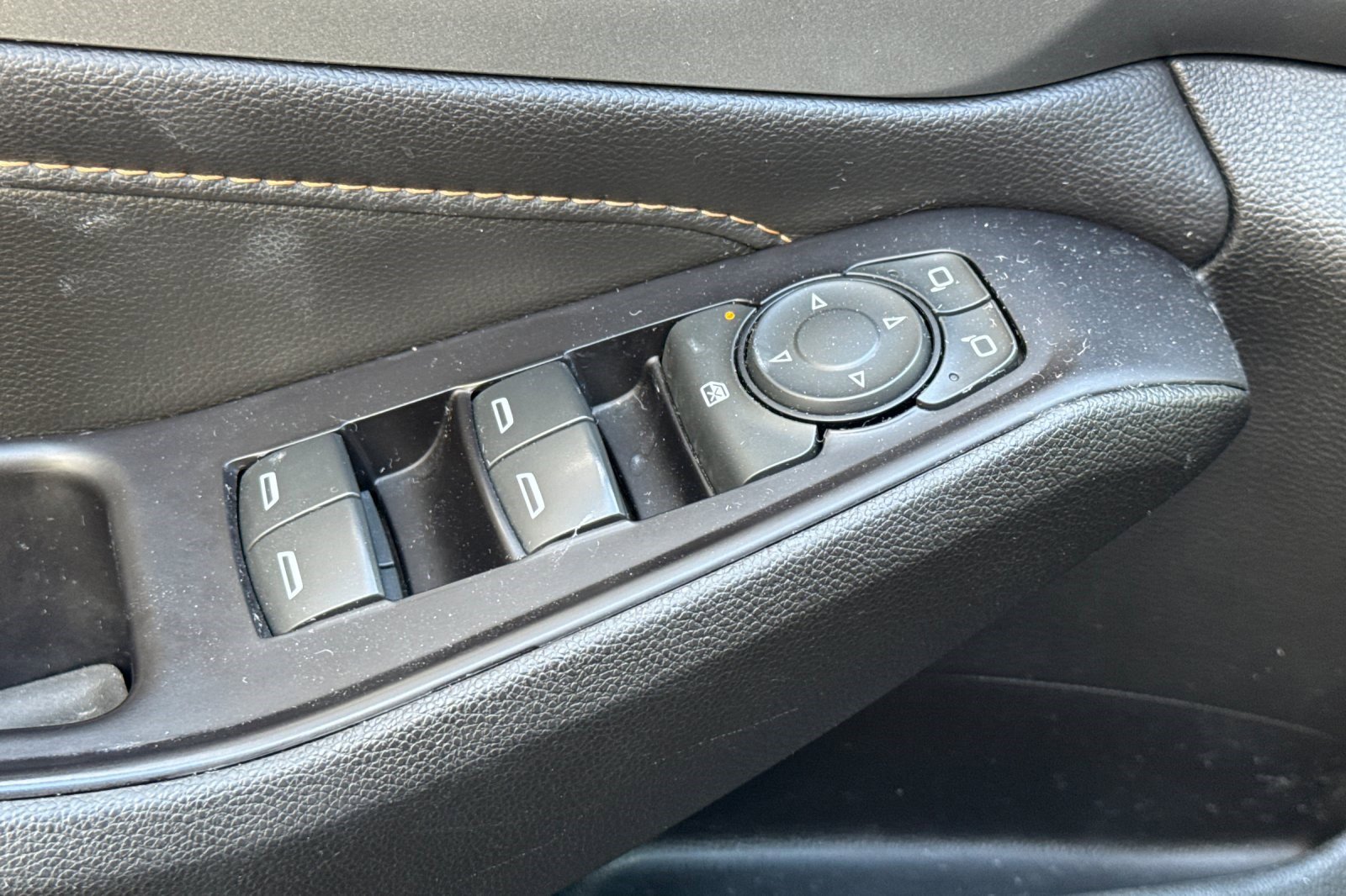 Used 2020 Chevrolet Traverse LS image 12