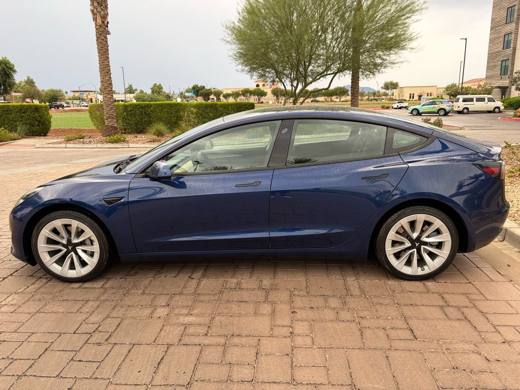 Used 2022 Tesla Model 3 Standard Range RWD image 5