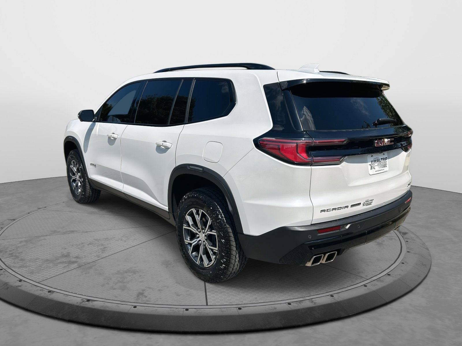 Certified 2024 GMC Acadia AT4 w/ Luxury Package image 7