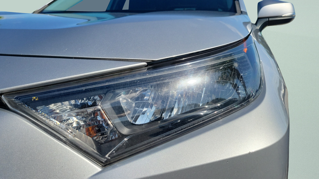 Certified 2020 Toyota RAV4 LE AWD/4WD image 24