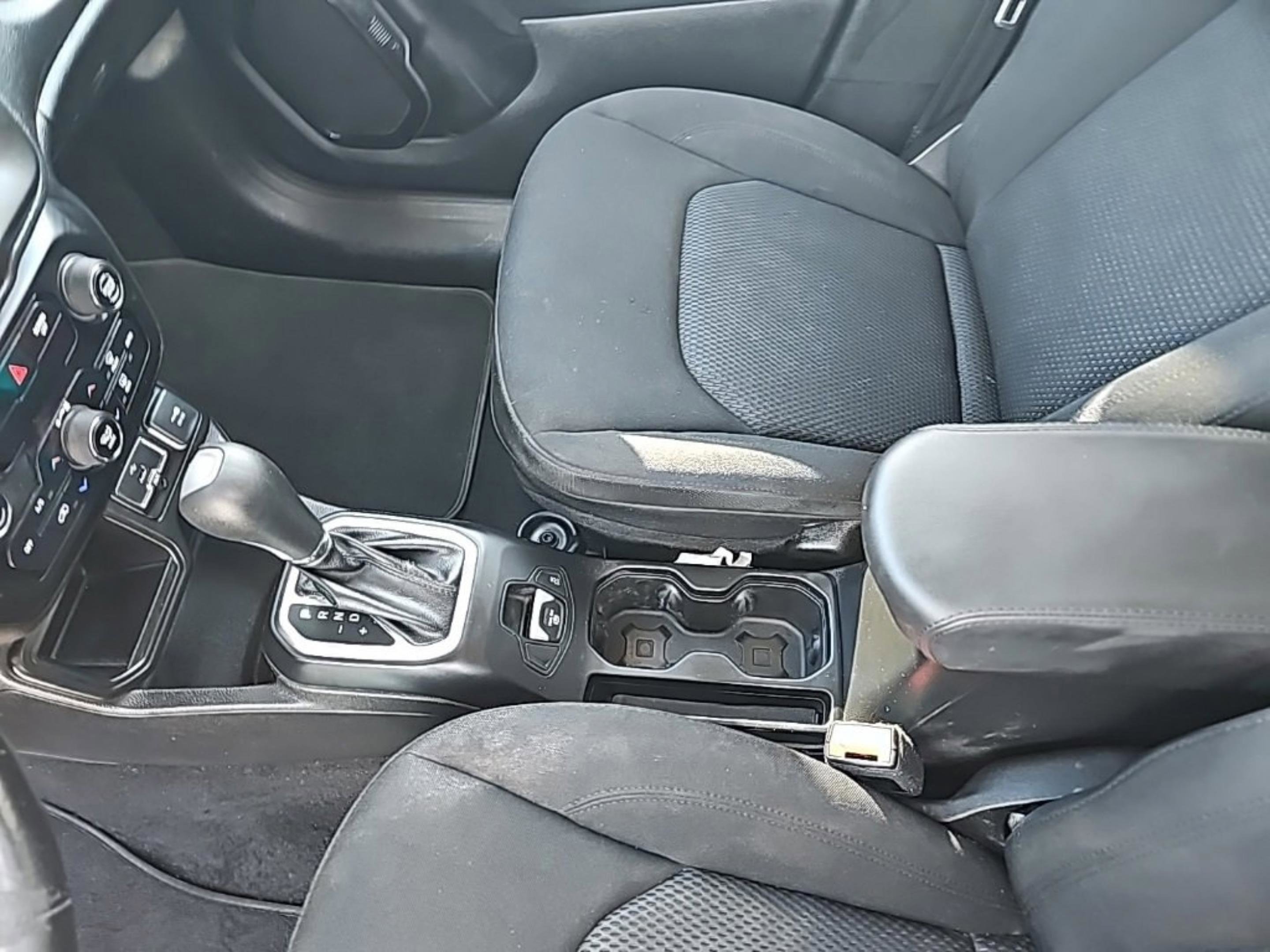 Used 2020 Jeep Renegade Altitude image 23