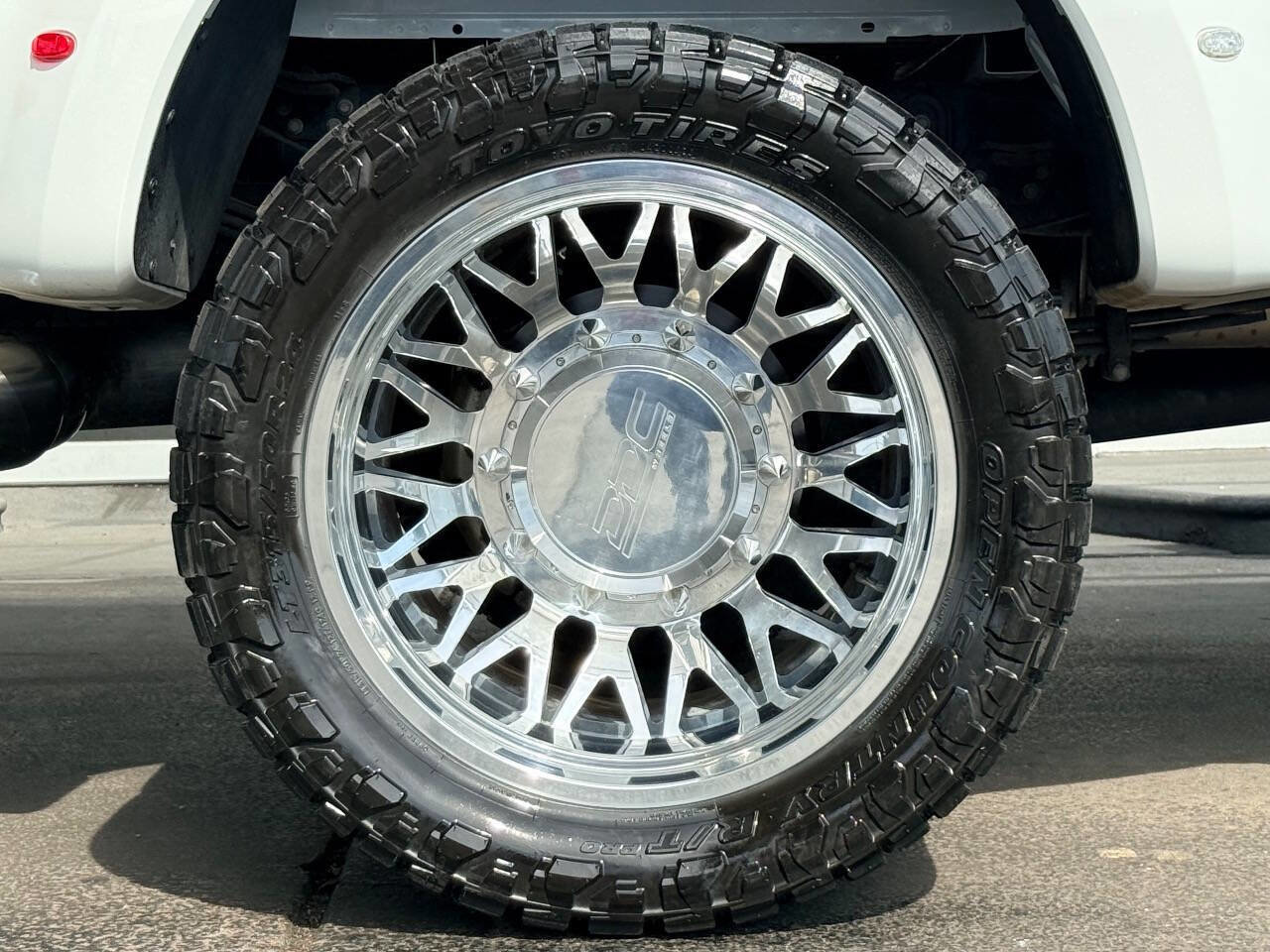 Used 2025 Ford F450 Platinum w/ Platinum Plus Package image 13