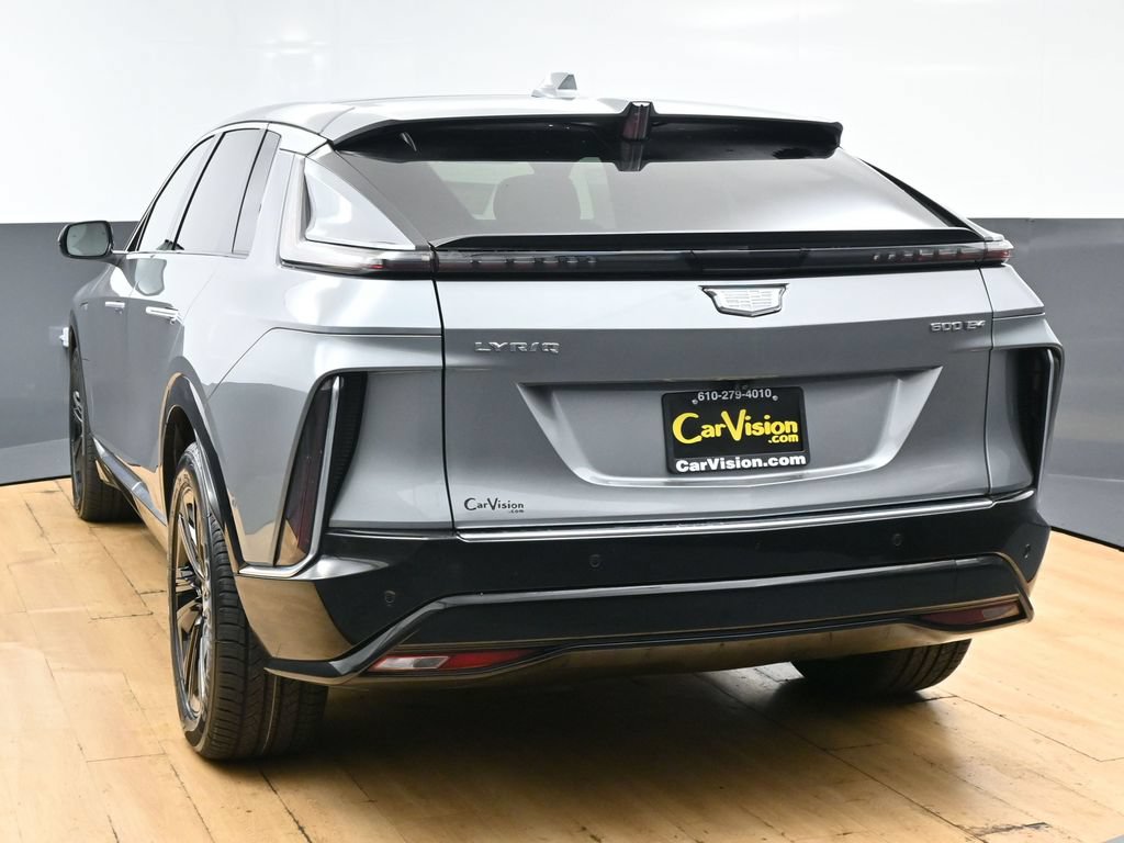 Used 2024 Cadillac Lyriq Luxury AWD/4WD image 7