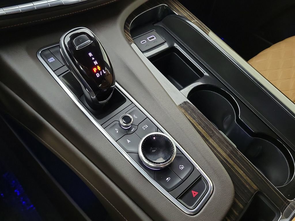 Used 2021 Cadillac Escalade Premium Luxury RWD image 18