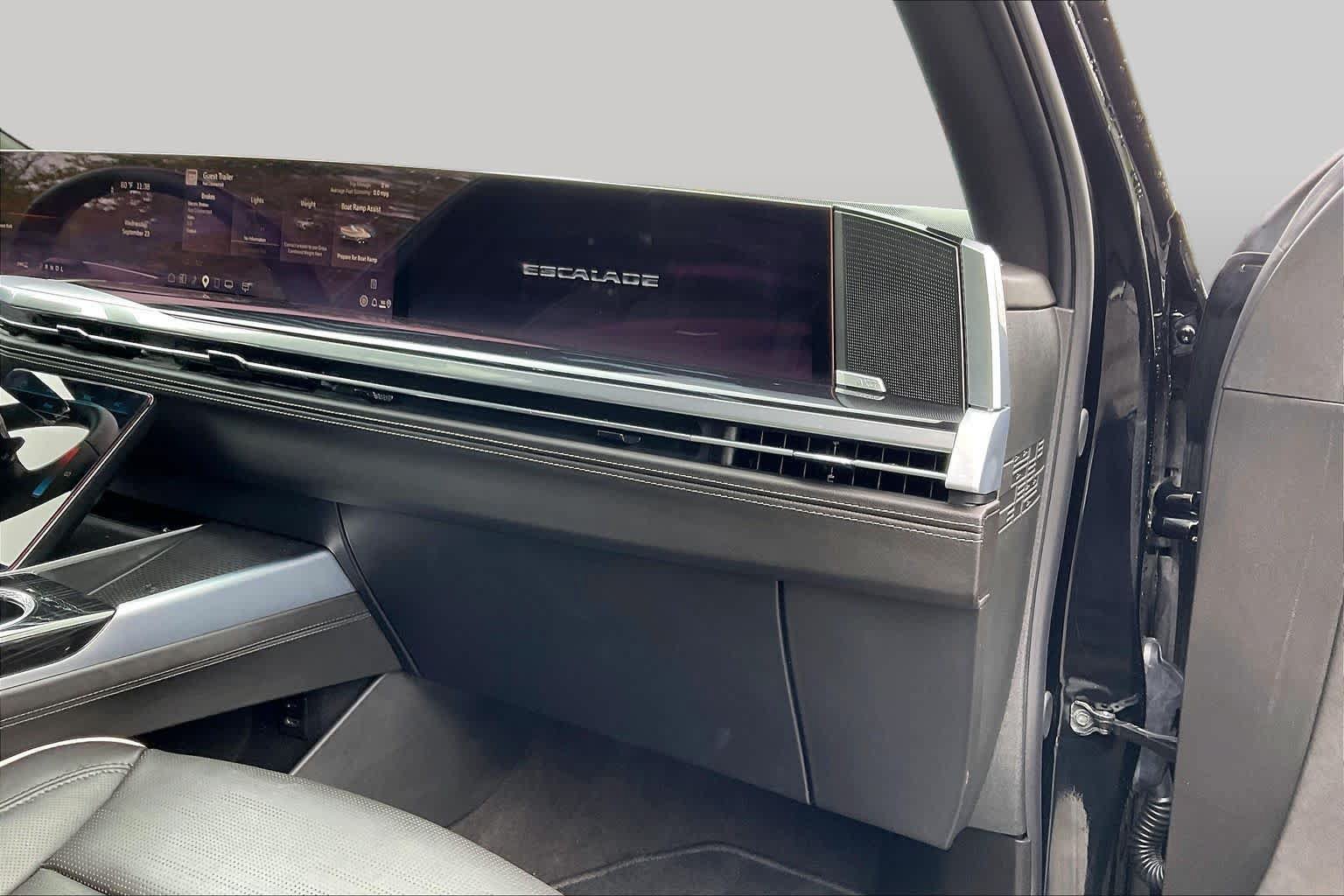 Used 2025 Cadillac Escalade Sport AWD/4WD image 17