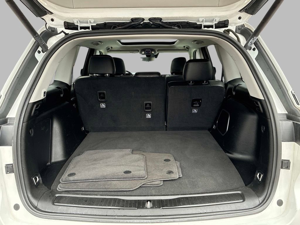 Certified 2023 Jeep Grand Cherokee 4WD 4xe w/ Luxury Tech Group II image 11