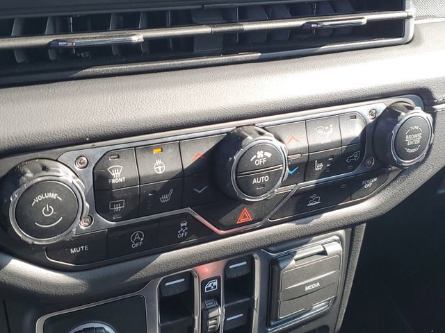 Used 2024 Jeep Wrangler Sahara image 22