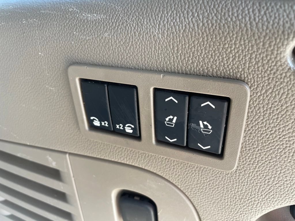 Used 2015 Chevrolet Suburban LTZ AWD/4WD image 46