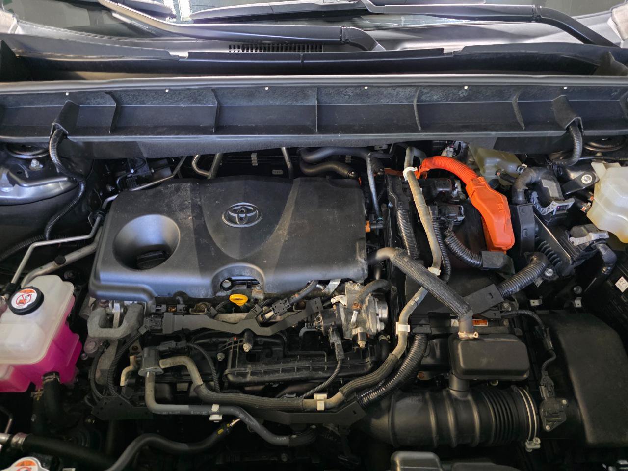 Used 2022 Toyota Highlander XLE AWD/4WD image 44