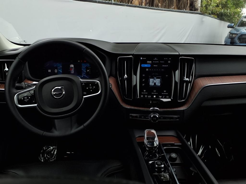 Used 2023 Volvo XC60 T8 Ultimate AWD/4WD image 20