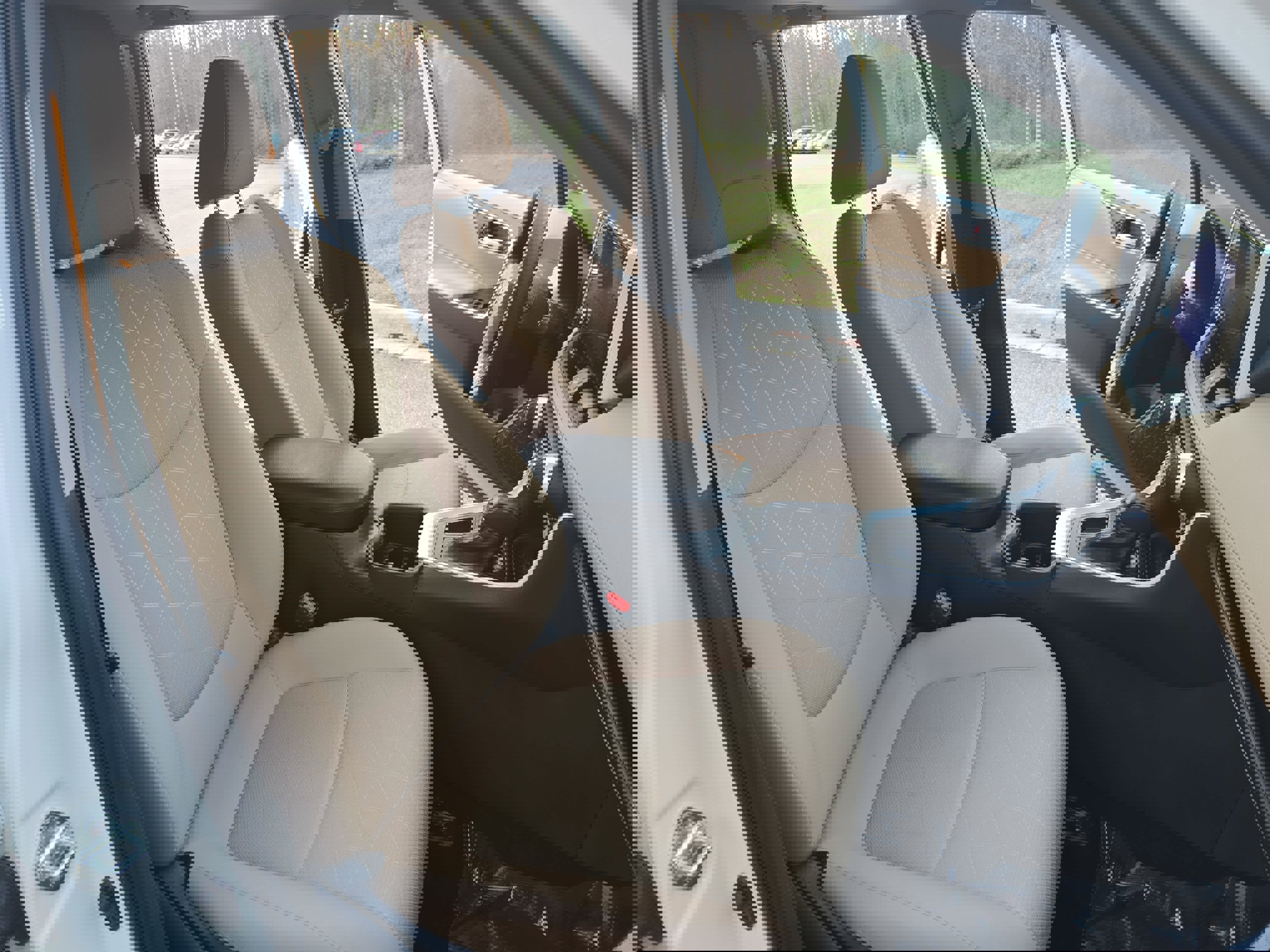 Used 2023 Toyota RAV4 XLE w/ Convenience Package image 10