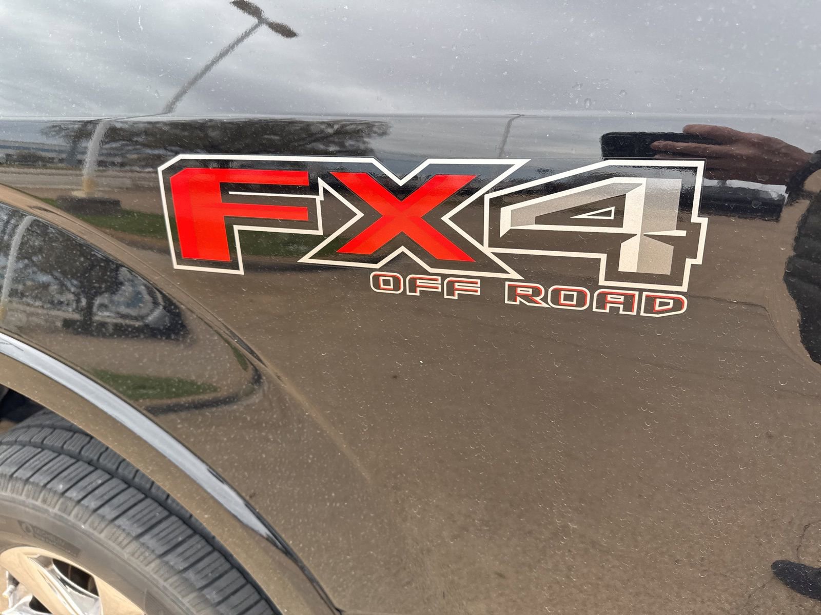 Used 2018 Ford F150 Lariat image 9