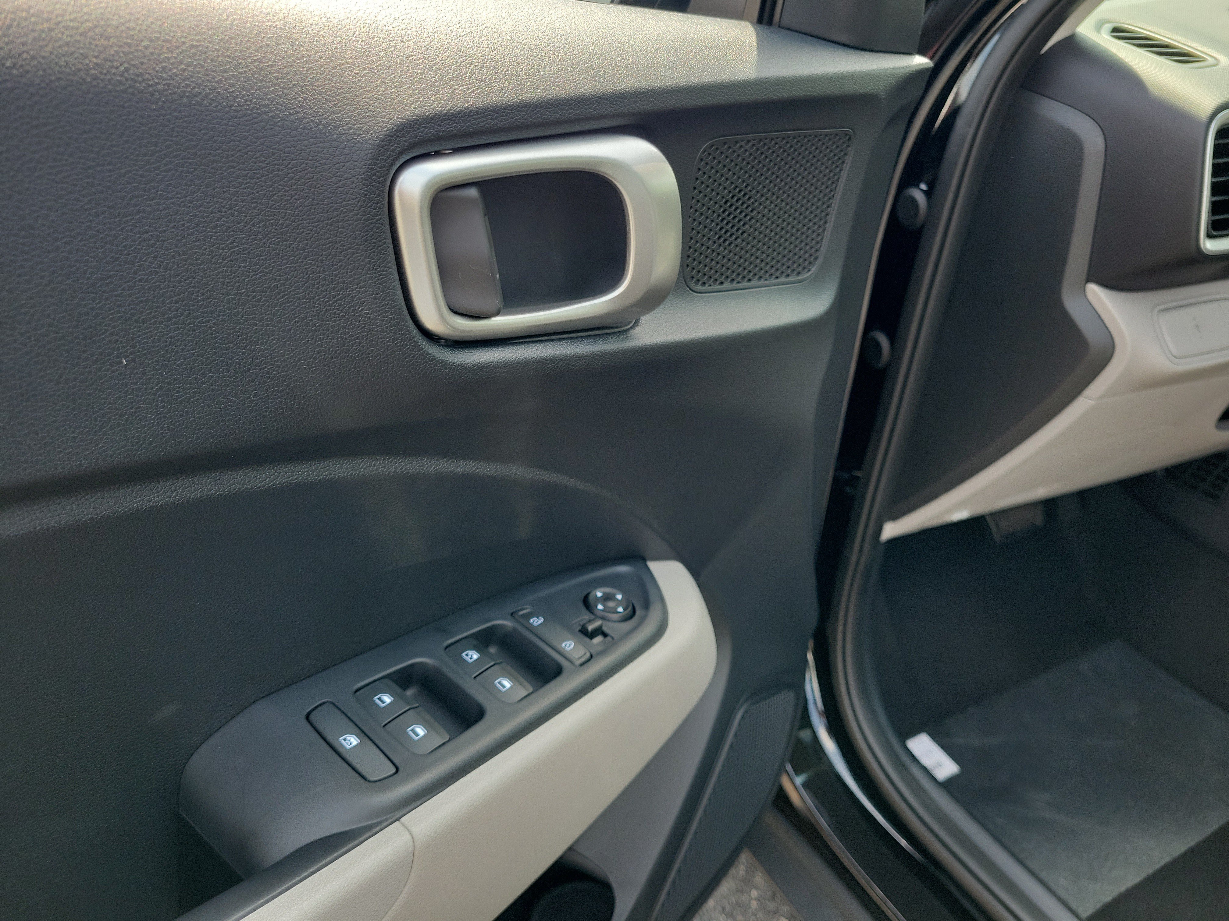 New 2026 Hyundai Venue SEL FWD image 18