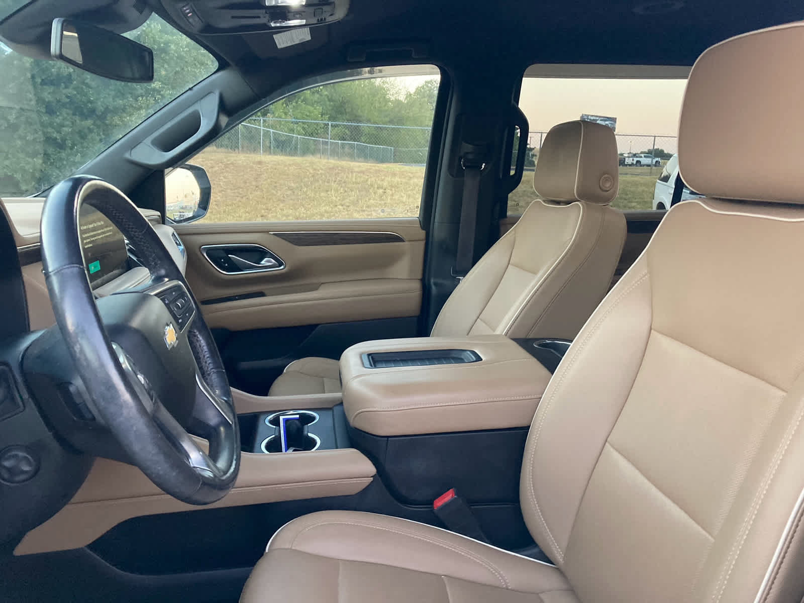 Used 2023 Chevrolet Tahoe Premier AWD/4WD image 4