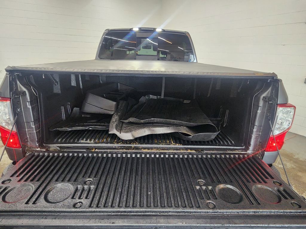 Used 2019 Nissan Titan SV w/ SV Convenience Package AWD/4WD image 28