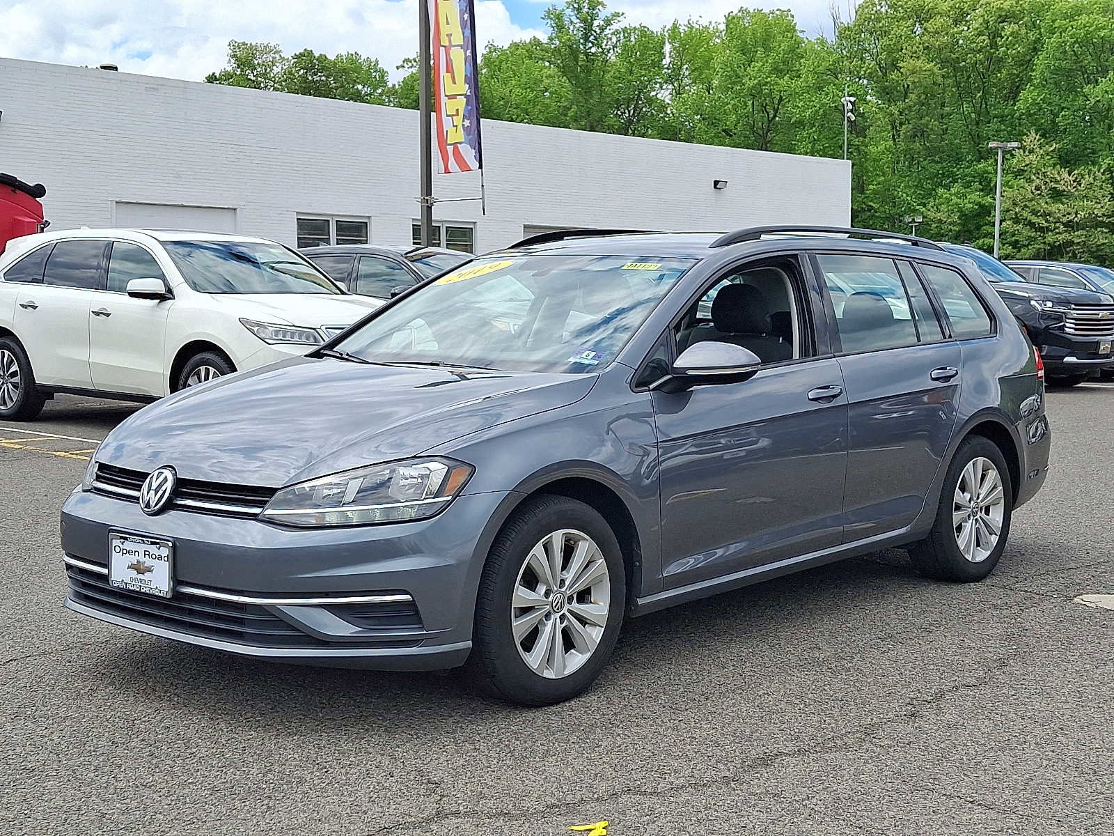 Used 2019 Volkswagen Golf S AWD/4WD image 3