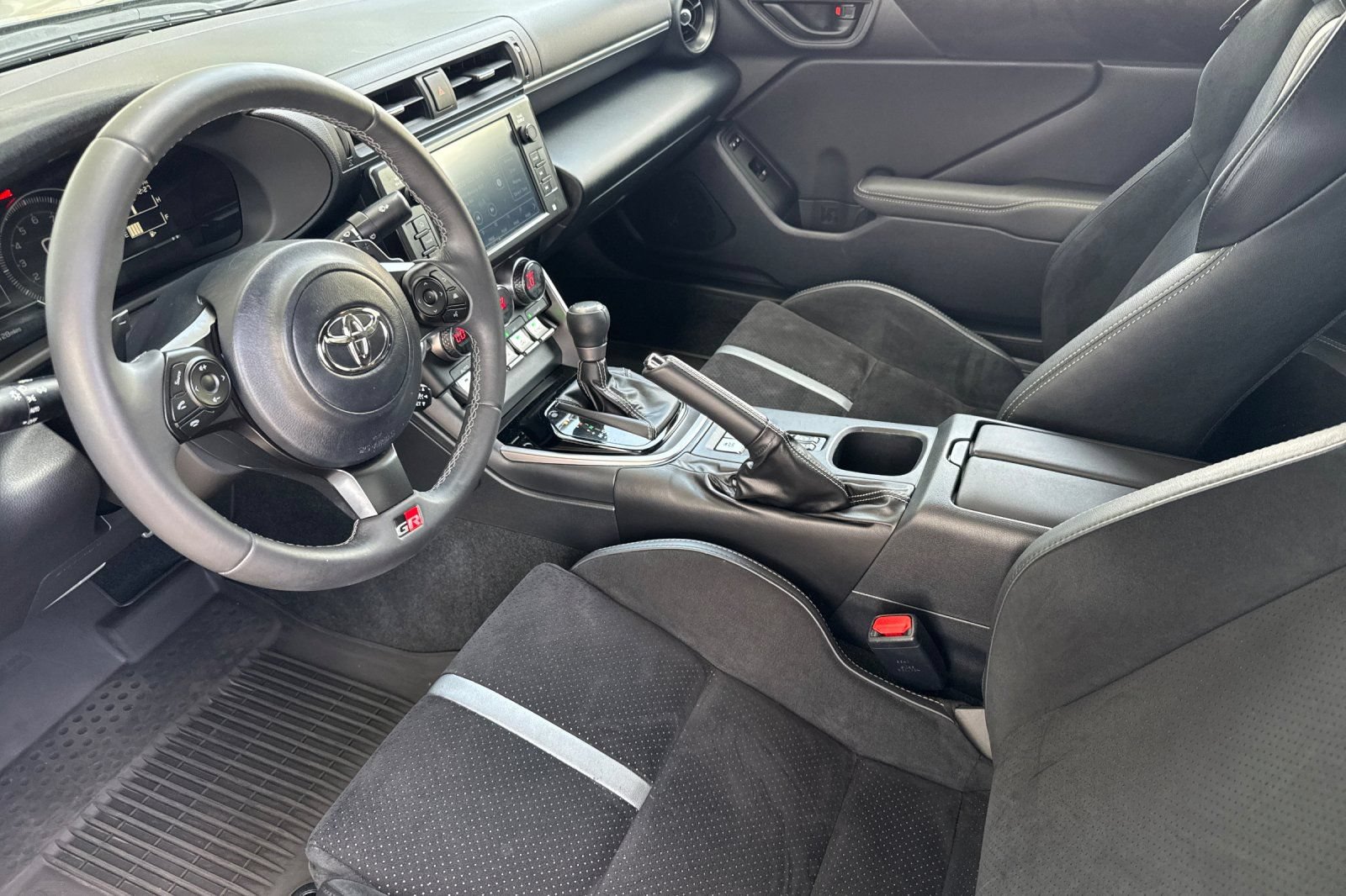 Used 2024 Toyota GR86 Premium RWD image 9