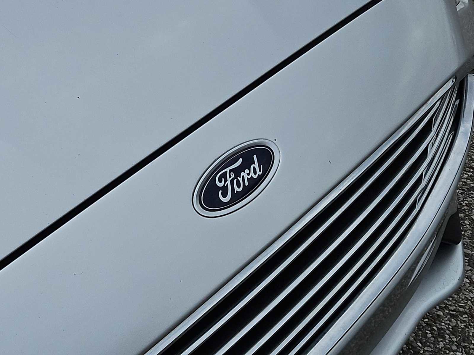 Used 2019 Ford Fusion SE image 11