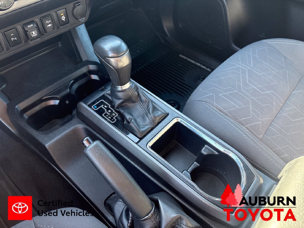 Certified 2018 Toyota Tacoma TRD Off-Road w/ Technology Package AWD/4WD image 15