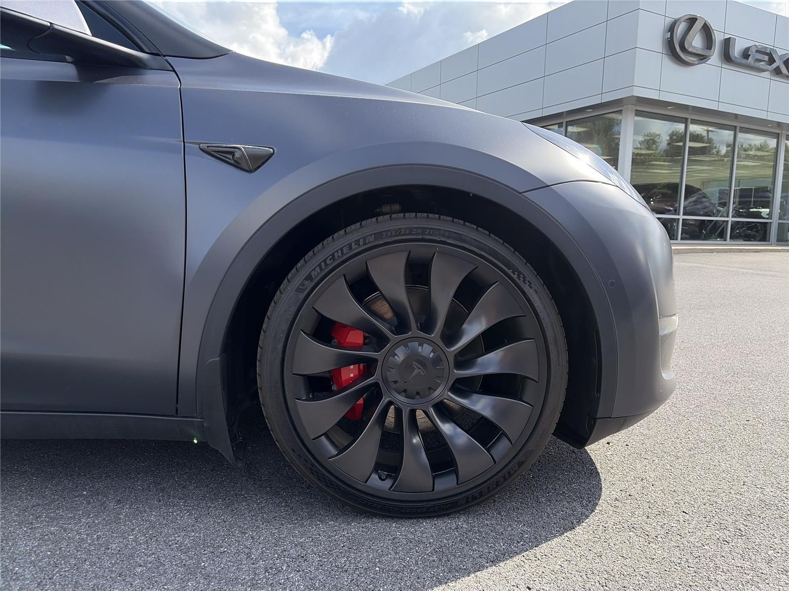 Used 2022 Tesla Model Y Performance AWD/4WD image 16