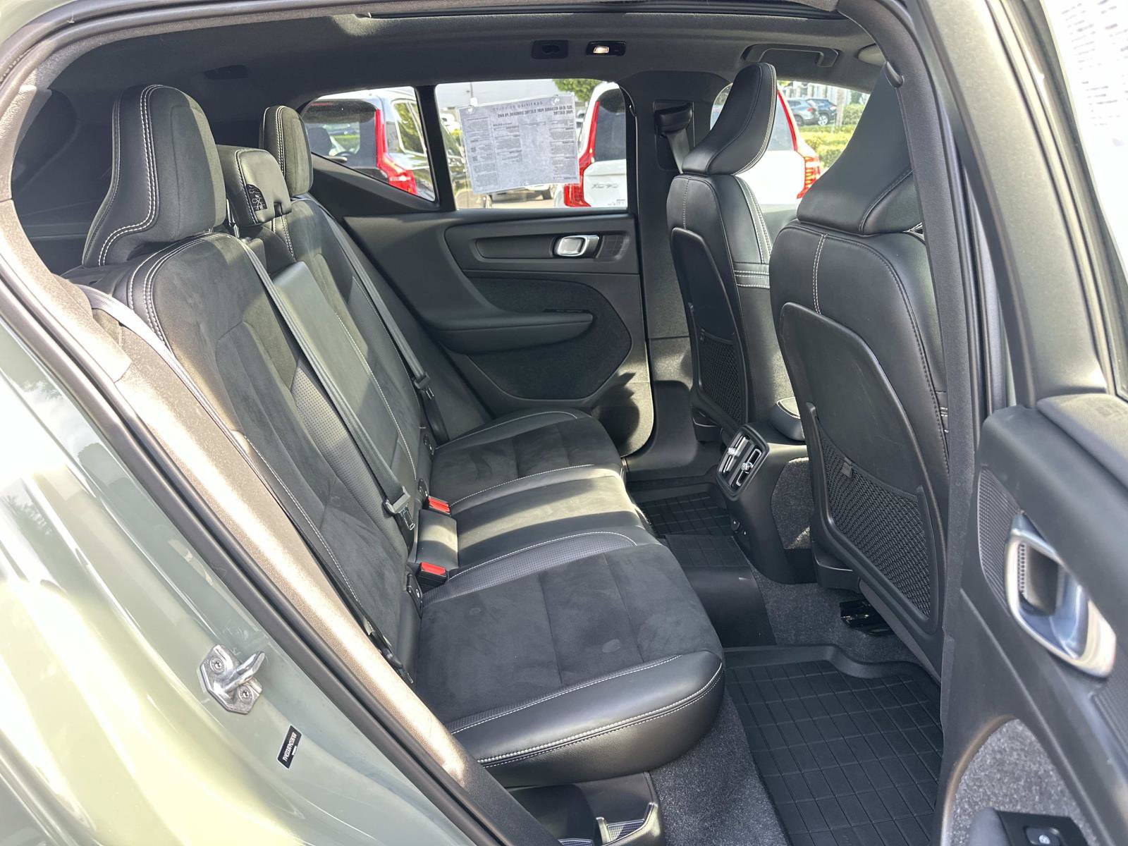 Certified 2021 Volvo XC40 P8 Recharge w/ Advanced Package image 23