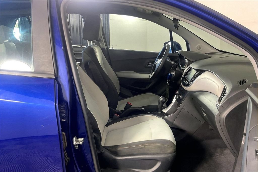 Used 2017 Chevrolet Trax LS AWD/4WD image 9