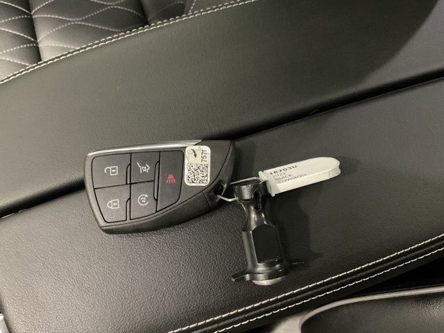 Used 2023 Buick Envision Avenir AWD/4WD image 23