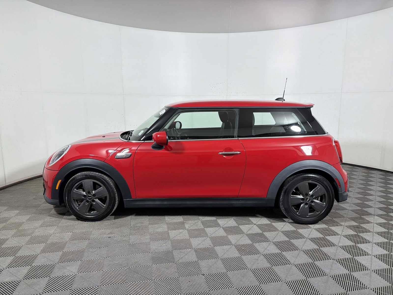Used 2022 MINI Cooper S image 4