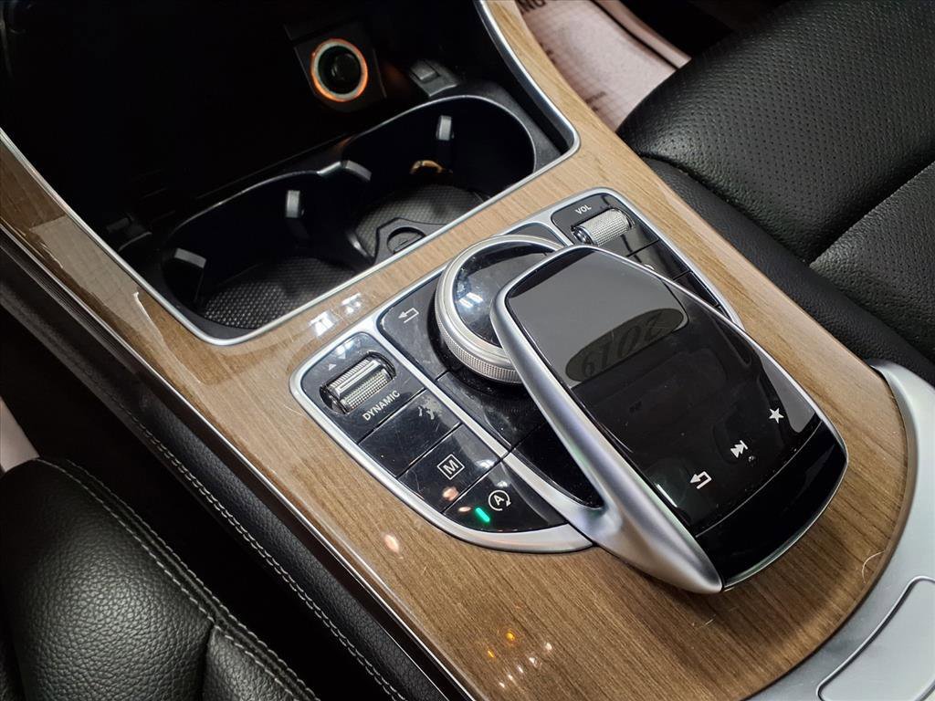 Used 2019 Mercedes-Benz GLC 300 4MATIC image 17