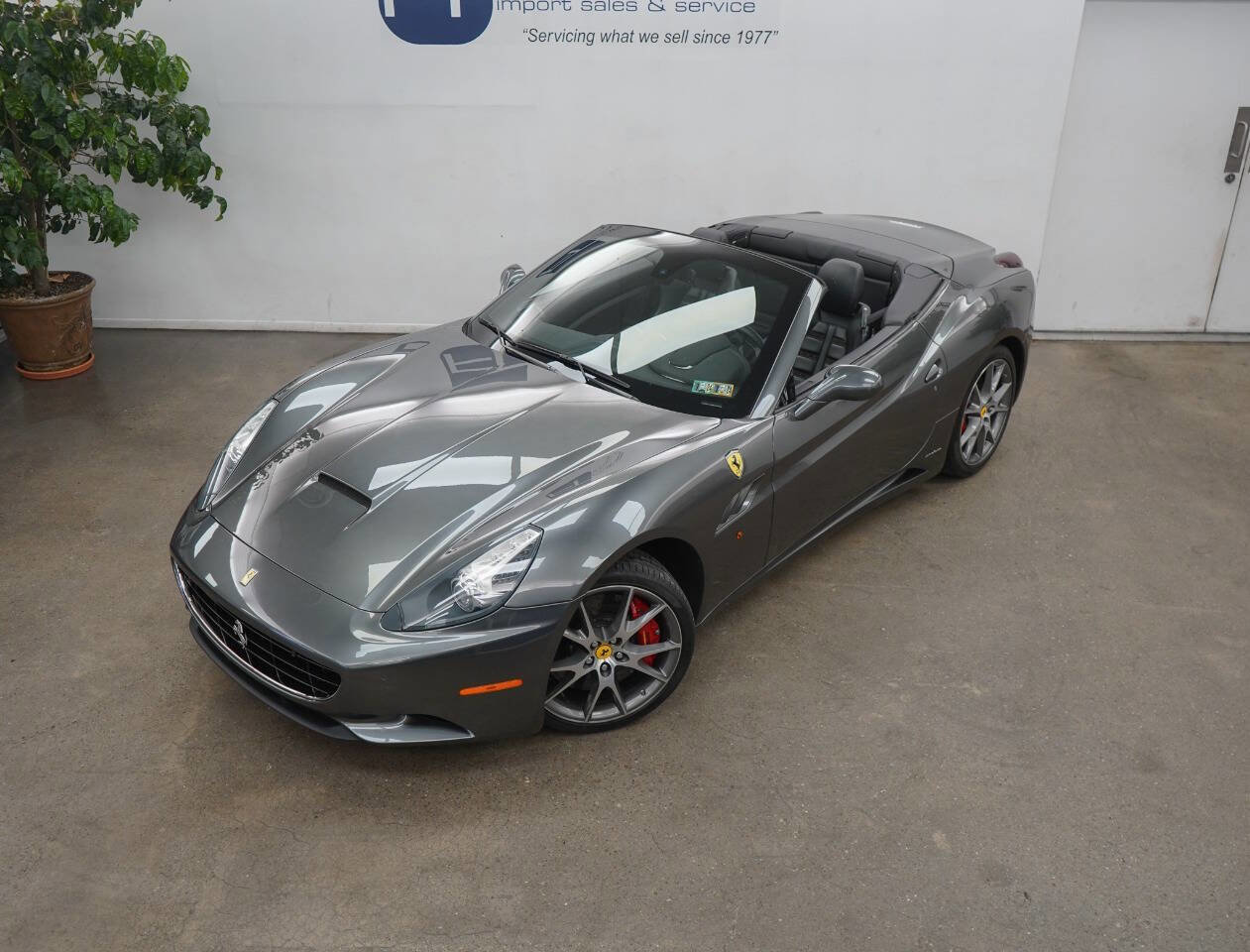 Used 2011 Ferrari California Base 2dr Convertible image 39