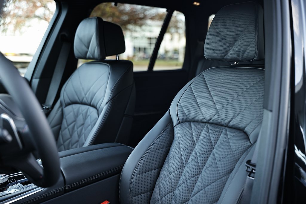 New 2026 BMW X5 M60i w/ Executive Package image 21