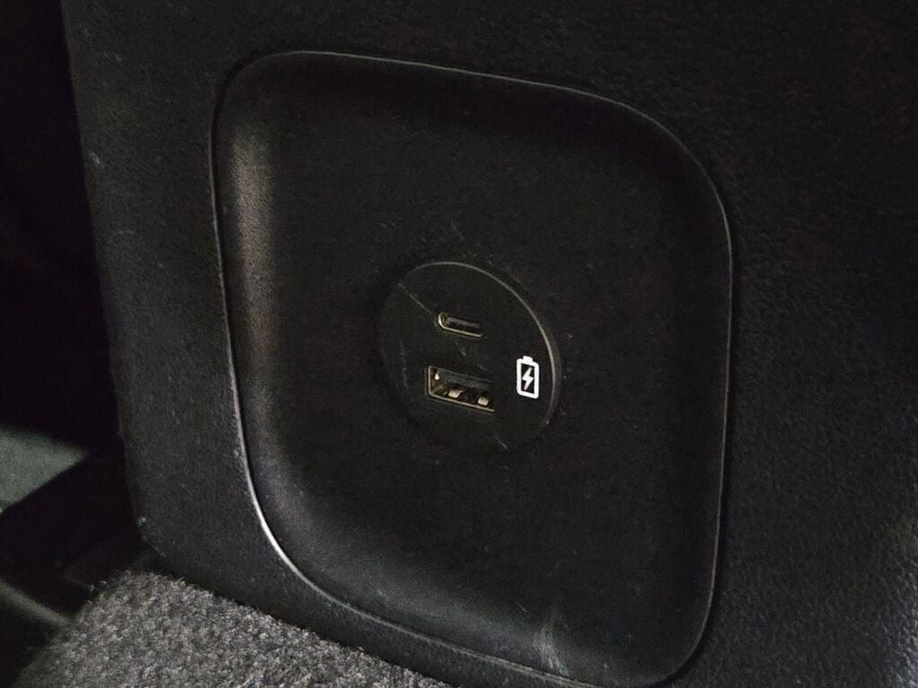 Used 2022 Ford Escape SE w/ Cold Weather Package image 13