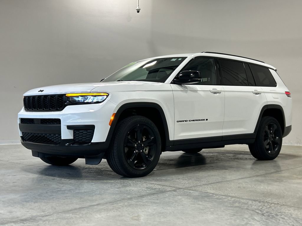 Used 2022 Jeep Grand Cherokee L Laredo AWD/4WD image 2