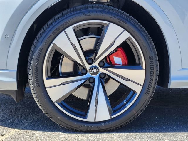 New 2025 Audi SQ5 Premium Plus image 9