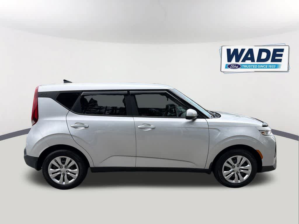 Used 2021 Kia Soul LX FWD image 4