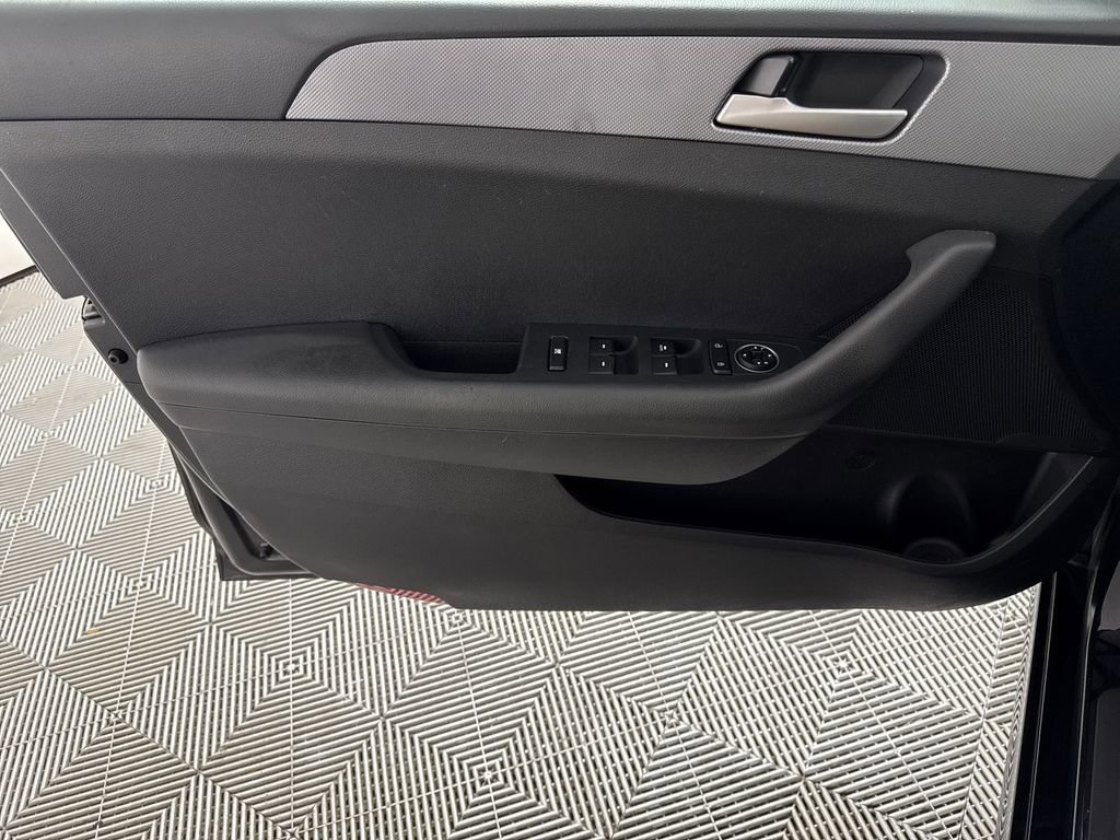 Used 2019 Hyundai Sonata SE image 10