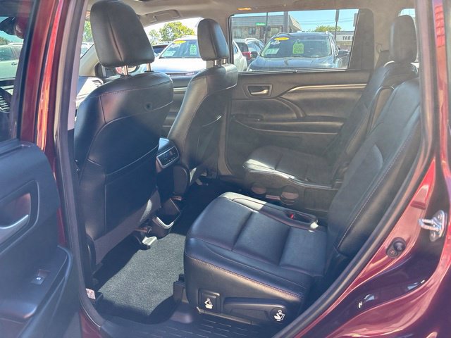 Used 2018 Toyota Highlander Limited AWD/4WD image 18
