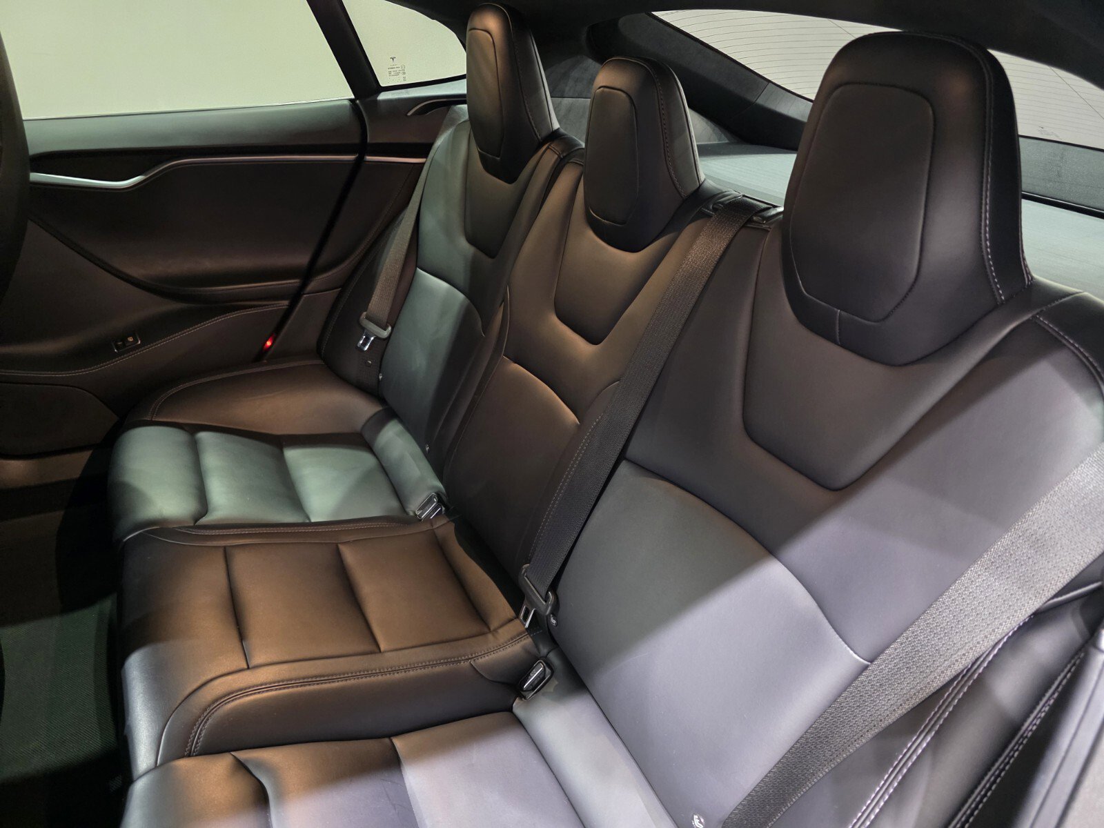 Used 2020 Tesla Model S Long Range Plus image 16