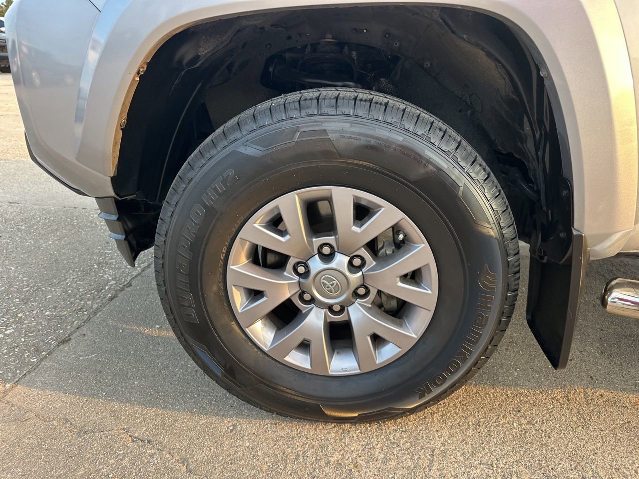 Used 2017 Toyota Tacoma SR5 image 7