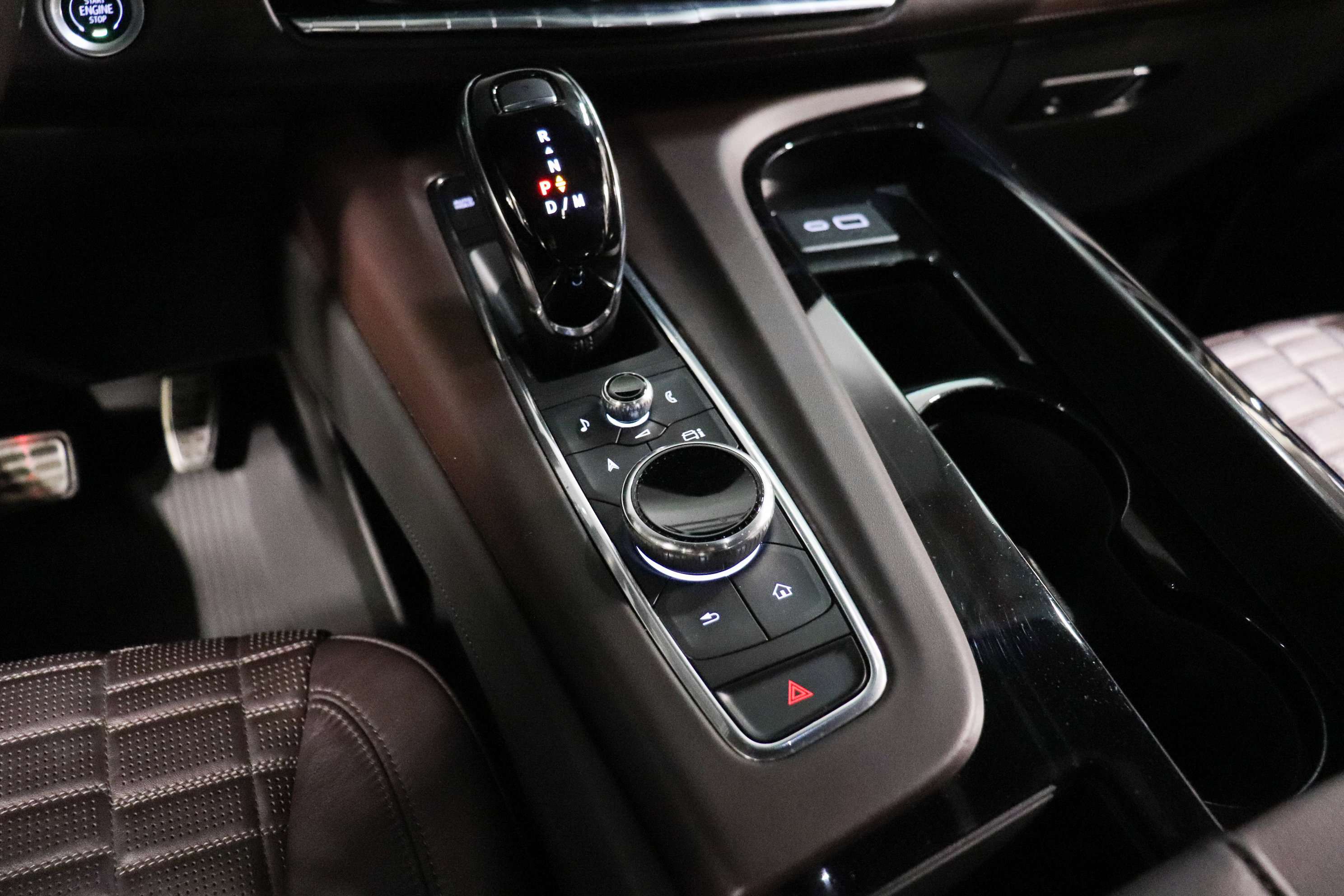 Used 2024 Cadillac Escalade ESV V w/ LPO, ONYX Package image 36